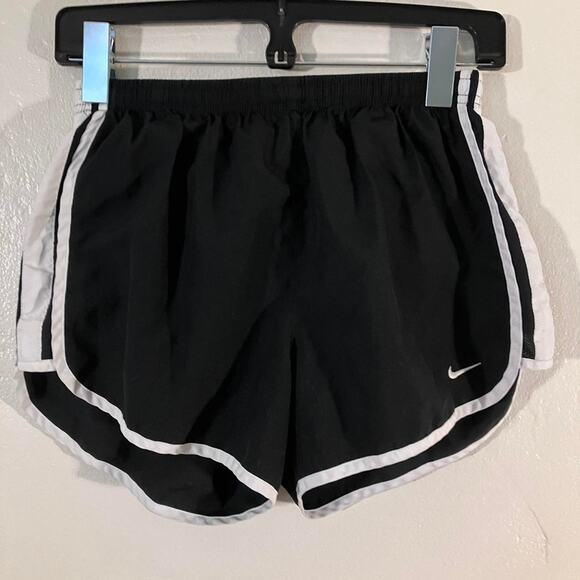 Nike Black‎ White Sportswear Workout Athletic Shorts - Picture 1 of 5